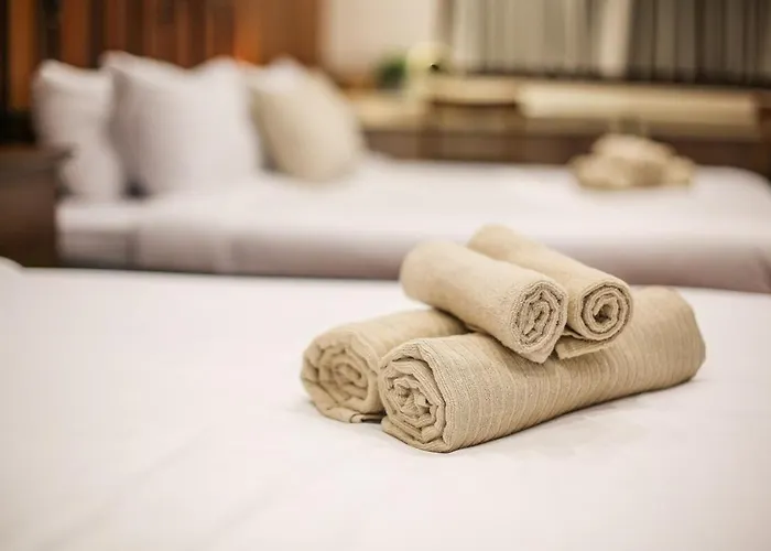 Rustic Flat At China Town 2min Walk To Mrt *